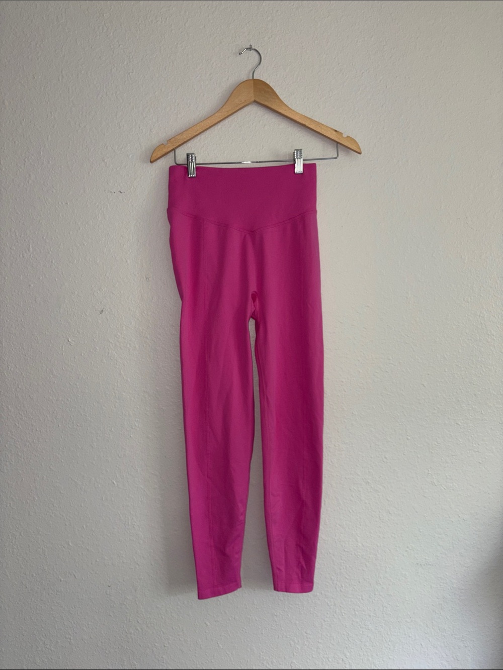 PINK by Victoria's Secret Hot Pink leggings